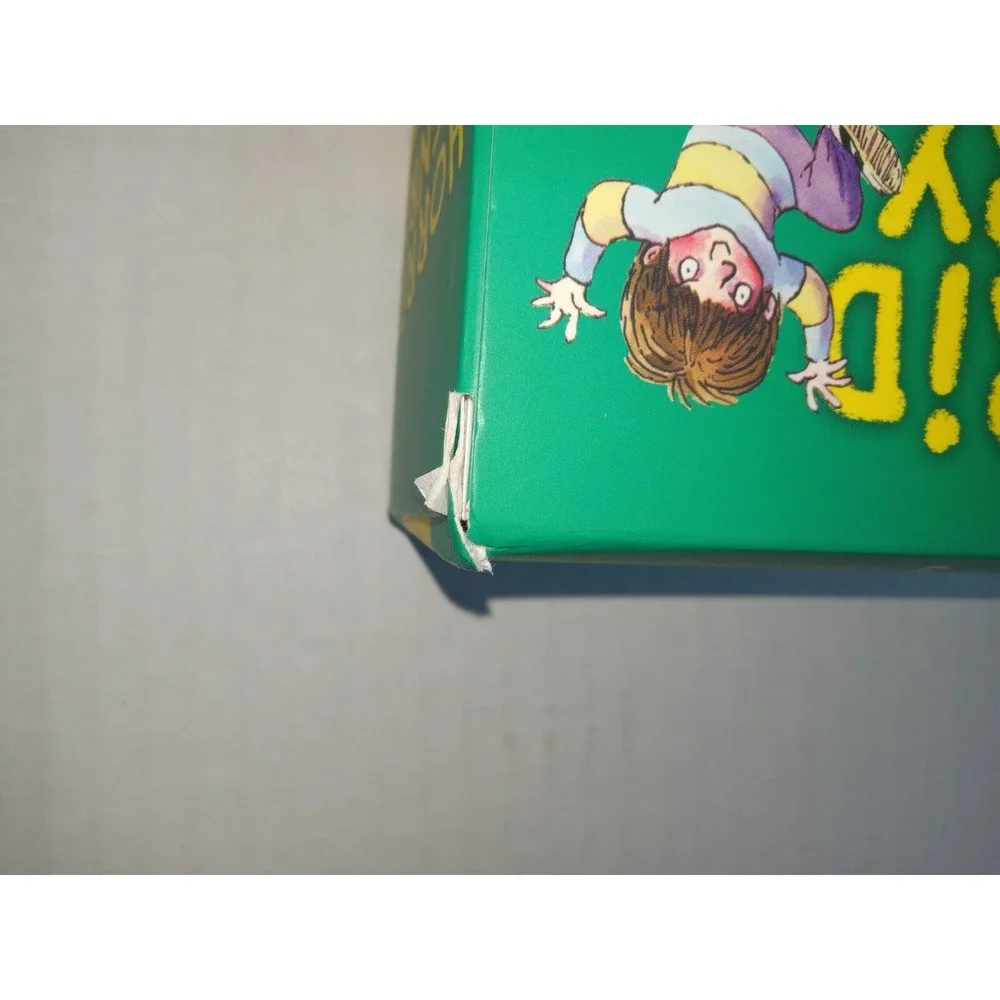Horrid Henrys 8 Book Box Set 32 Laugh‎ Out Loud Stories